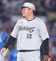 　７回、水野に右越え３ランを打たれ顔をゆがめる沢田（撮影・開出牧）