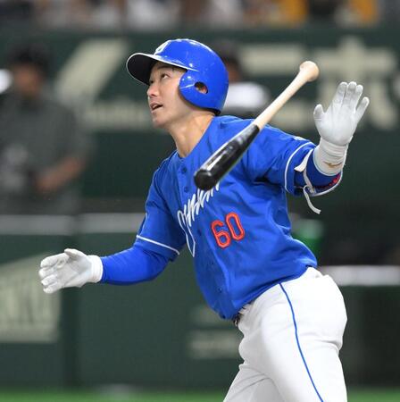 　５回、左越えソロを放つ山本（撮影・伊藤笙子）