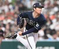 　好投する先発の曽谷（撮影・園田高夫）