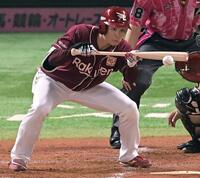 　３回、中島はスクイズを失敗する