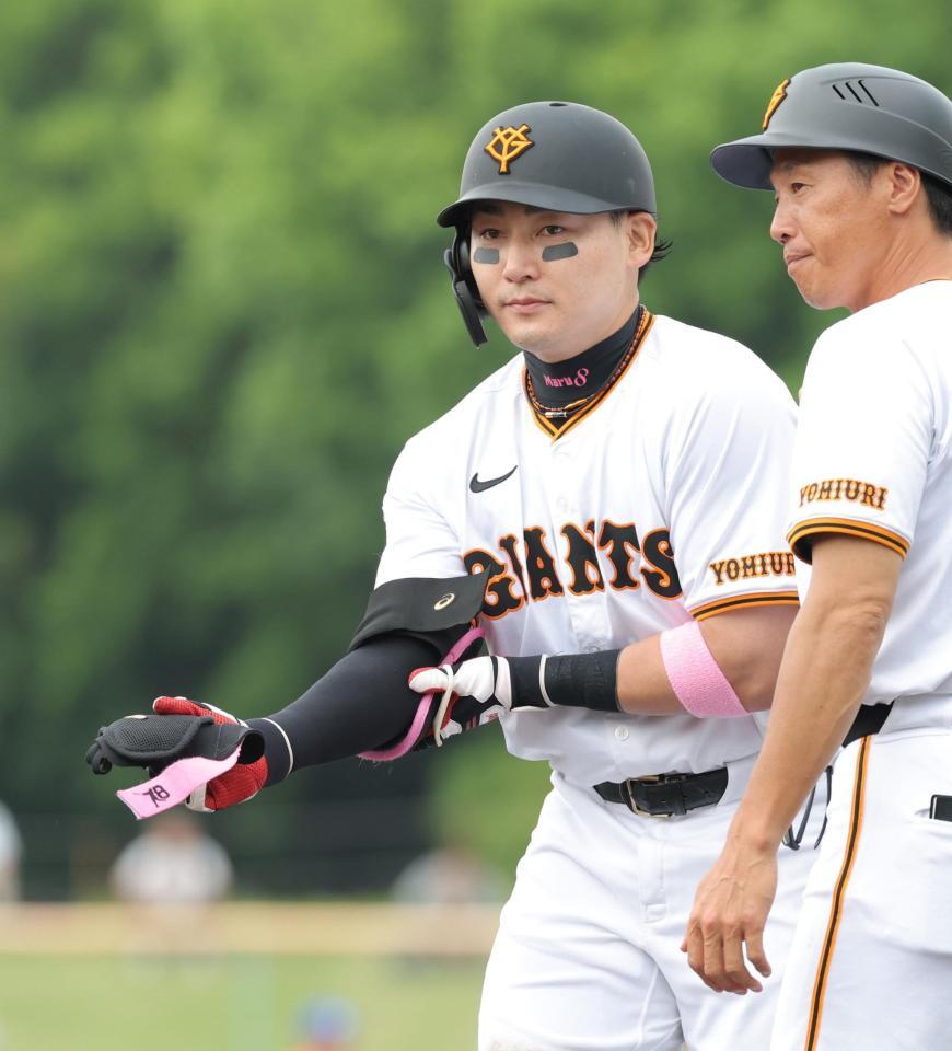 　７回、中前打を放った丸（撮影・西岡正）