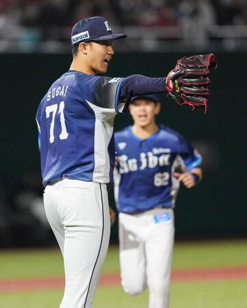 　５回無失点で４勝目を挙げた菅井