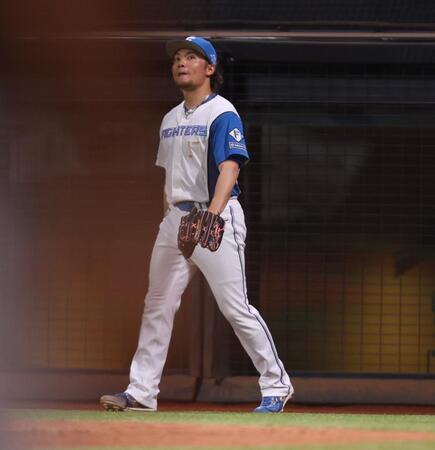 　９回、追加点を許した伊藤（撮影・中島達哉）