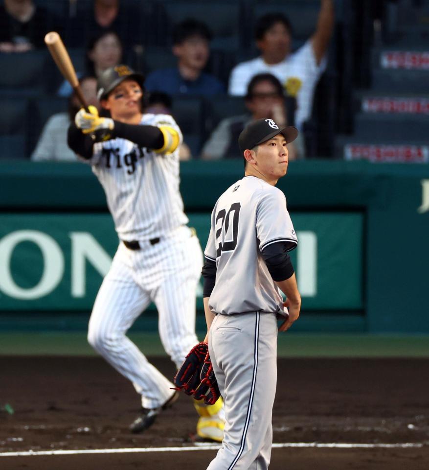 　１回、戸郷は森下に先制２ランを許す（撮影・山口登）