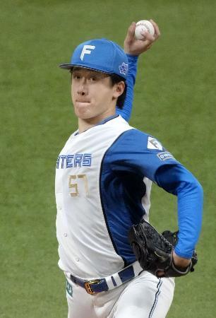 　ソフトバンク戦で力投する日本ハム・北山＝エスコンフィールド