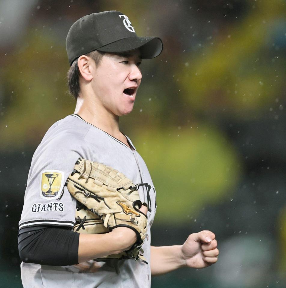 　６回、元気よくベンチへ戻る井上（撮影・田中太一）