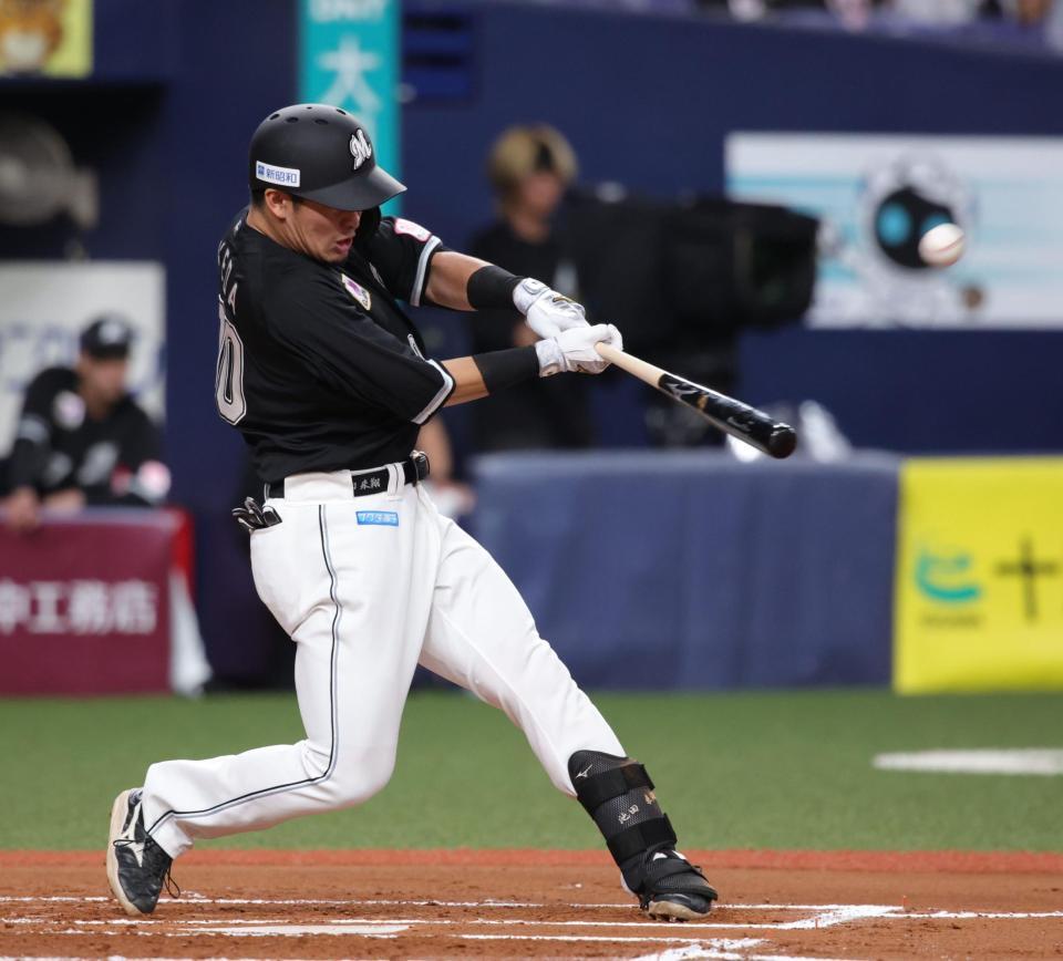 　６回、池田は左越えに３ランを放つ（撮影・坂部計介）