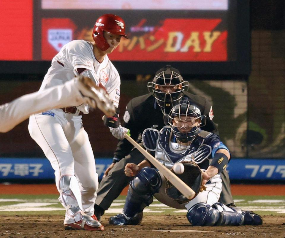 ９回、宗山がサヨナラの中犠飛を放つ