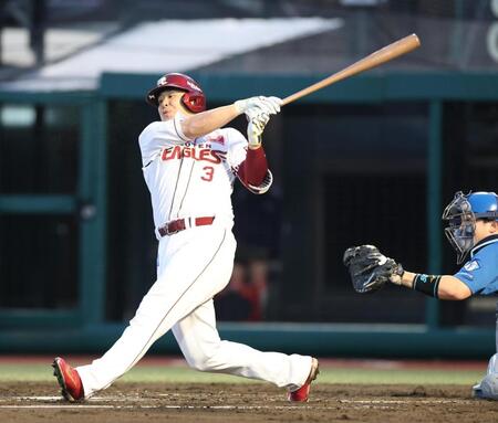 楽天・浅村栄斗が2000安打に王手! 2回に日本ハム・金村から左前打