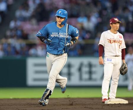 　２回、左越えに先制ソロを放つ郡司（撮影・金田祐二）