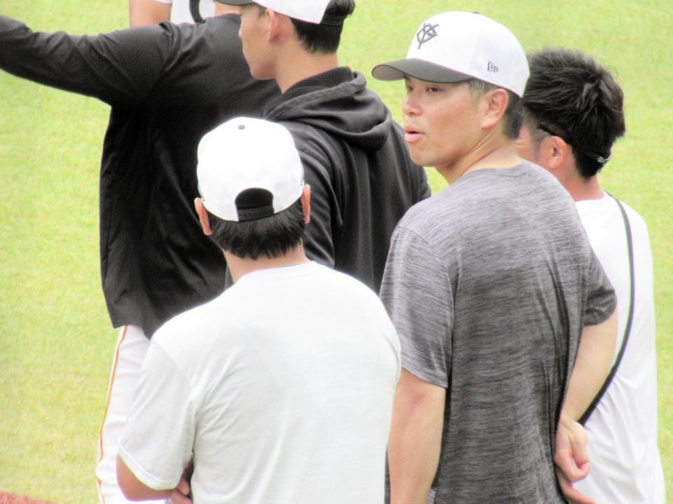 　イースタン西武戦前の練習に参加した大城卓 