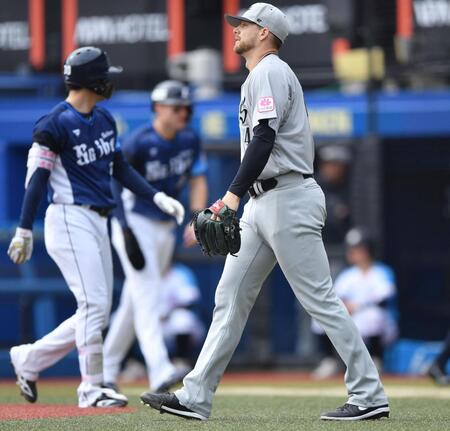 　４回、外崎に先制の中前２点適時打を打たれたボス（撮影・開出牧）