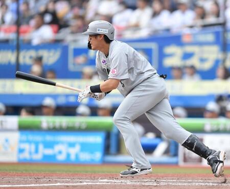 　３回、二ゴロに倒れた安田（撮影・開出牧）