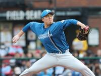 　９回、ピンチを脱した田中（撮影・金田祐二）