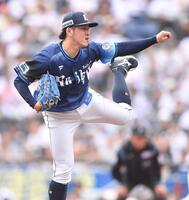 　６回、寺地を空振り三振に打ち取る隅田（撮影・開出牧）