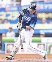 　１回、左前打を放つ源田（撮影・開出牧）