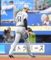 　７回途中で降板するボス（撮影・開出牧）