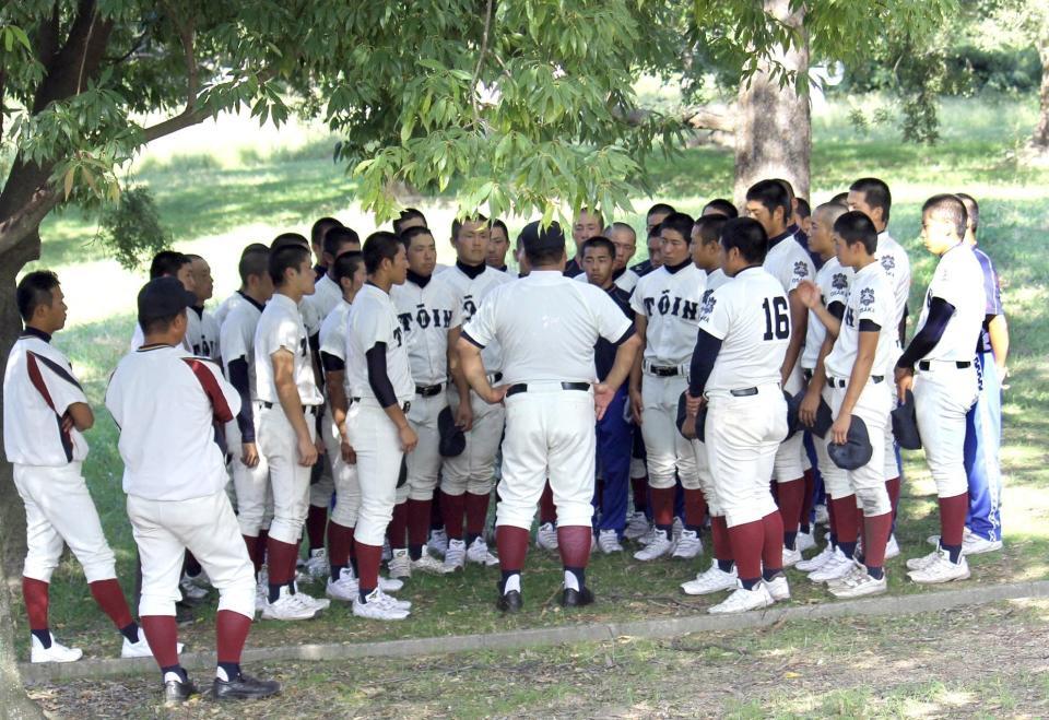 　大阪大会４回戦で履正社に敗れた大阪桐蔭ナイン＝１３年