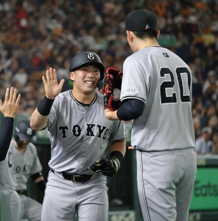 巨人・浅野　先制２点打　戸郷初星を援護「なんとかして１点取りたいと」