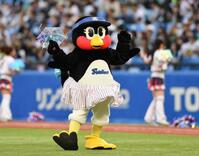 　試合前に元気よくダンスを披露するつばみ（撮影・開出牧）