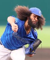 　阪神打線を相手に力投するジャクソン（撮影・立川洋一郎）