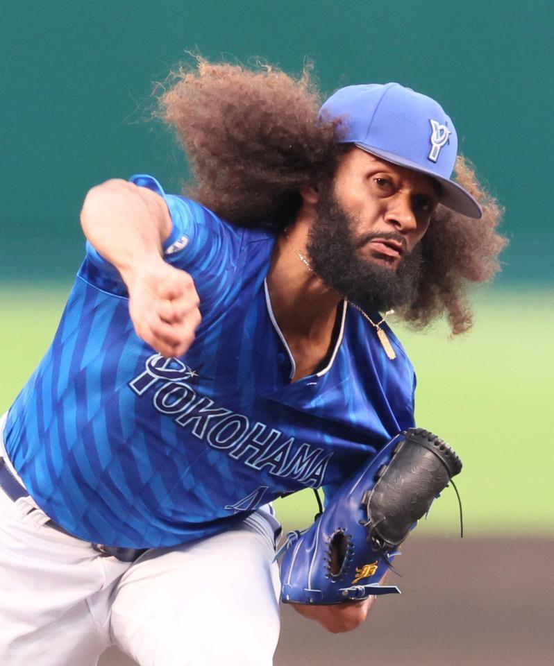 　阪神打線を相手に力投するジャクソン（撮影・立川洋一郎）