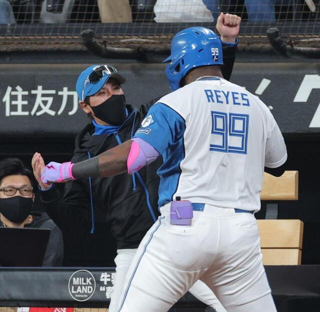 日本ハム レイエスが2年連続2桁HR到達！確信の2ランで貴重な追加