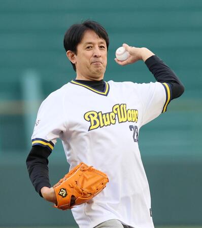 【写真】星野伸之氏「気持ちは160キロ」 始球式で球速表示されず