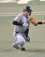 　３回、打者吉川の時、一二塁間に挟まれタッチアウトになる一走・岸田