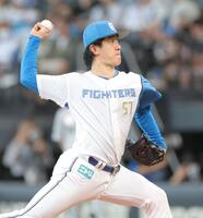 　ロッテ戦に先発する北山（撮影・西岡正）