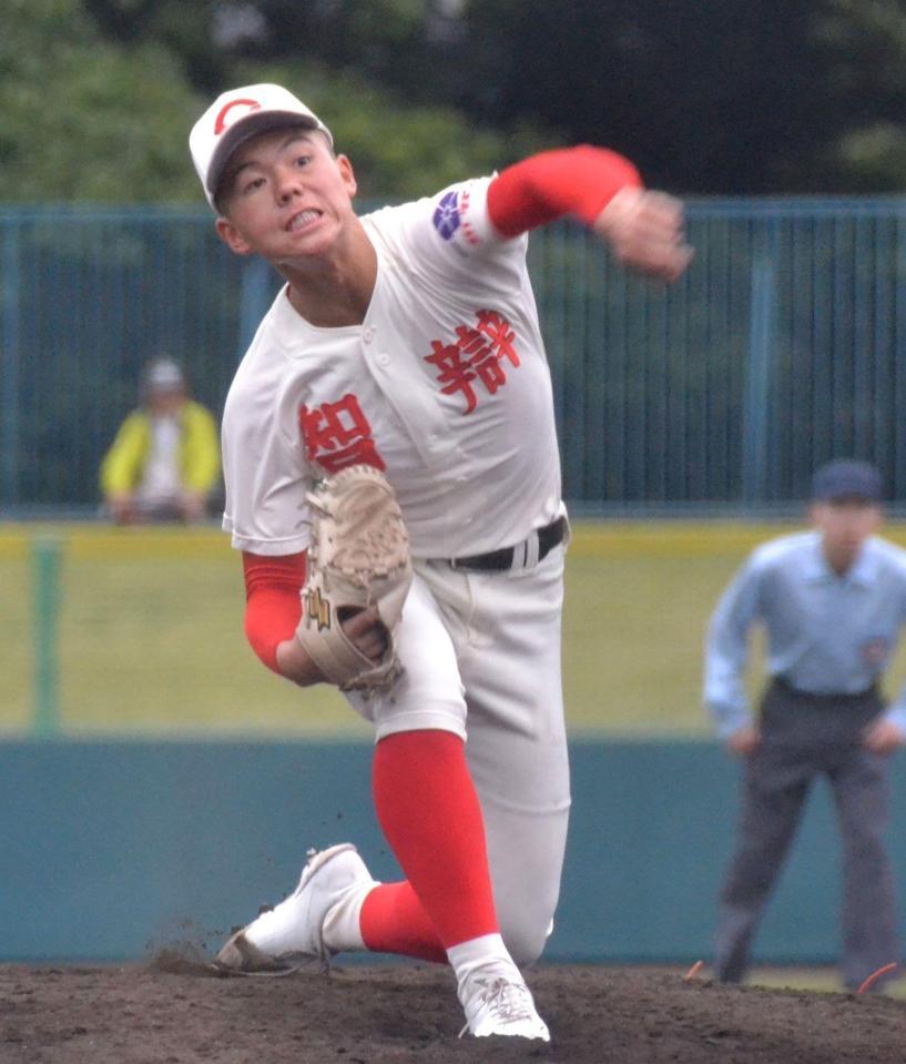 　先発し力投する智弁和歌山・井本（撮影・北村孝紀）