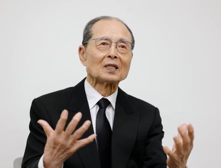 　長嶋茂雄さんの死去を受け、取材に応じるプロ野球ソフトバンクの王貞治会長＝３日午後、東京都千代田区