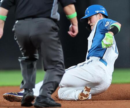 　６回、二盗を決める清宮幸（撮影・田中太一）