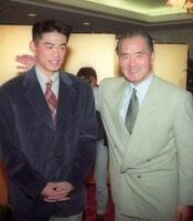 　１９９４年11月、正力松太郎賞に選出された長嶋茂雄さん（右）とオリックスのイチロー
