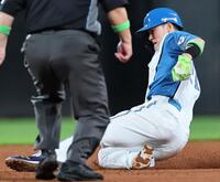 　６回、二盗を決める清宮幸（撮影・田中太一）