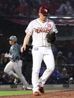 　６回、佐野（奥）に２ランを浴びた今野