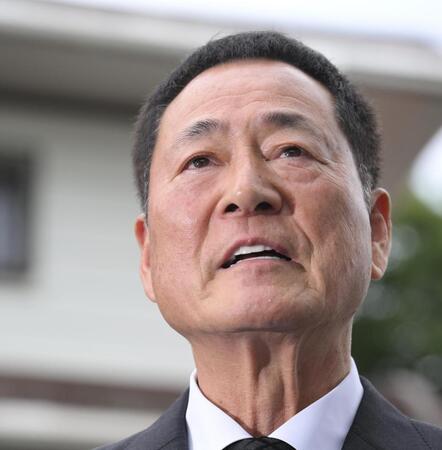 　長嶋茂雄さんの弔問に訪れ、報道陣の取材に応じる中畑清氏（撮影・伊藤笙子）