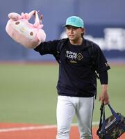 　練習を終え、ベンチに戻る宮城（撮影・坂部計介）