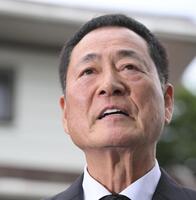 　長嶋茂雄さんの弔問に訪れ、報道陣の取材に応じる中畑清氏（撮影・伊藤笙子）