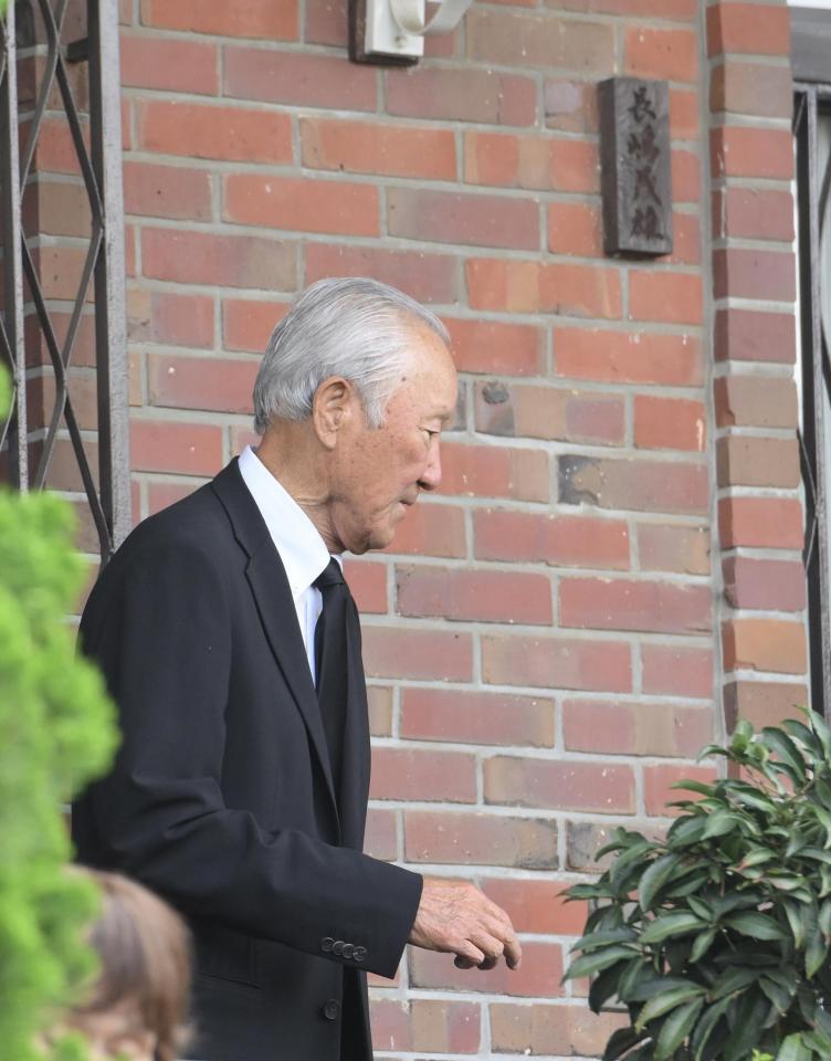 　長嶋茂雄さんの弔問に訪れた青木功氏（撮影・伊藤笙子）