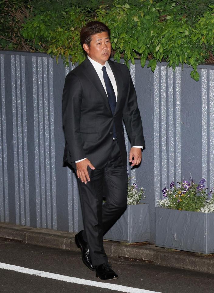 　長嶋茂雄さんの弔問に訪れた松坂大輔氏（撮影・石井剣太郎）