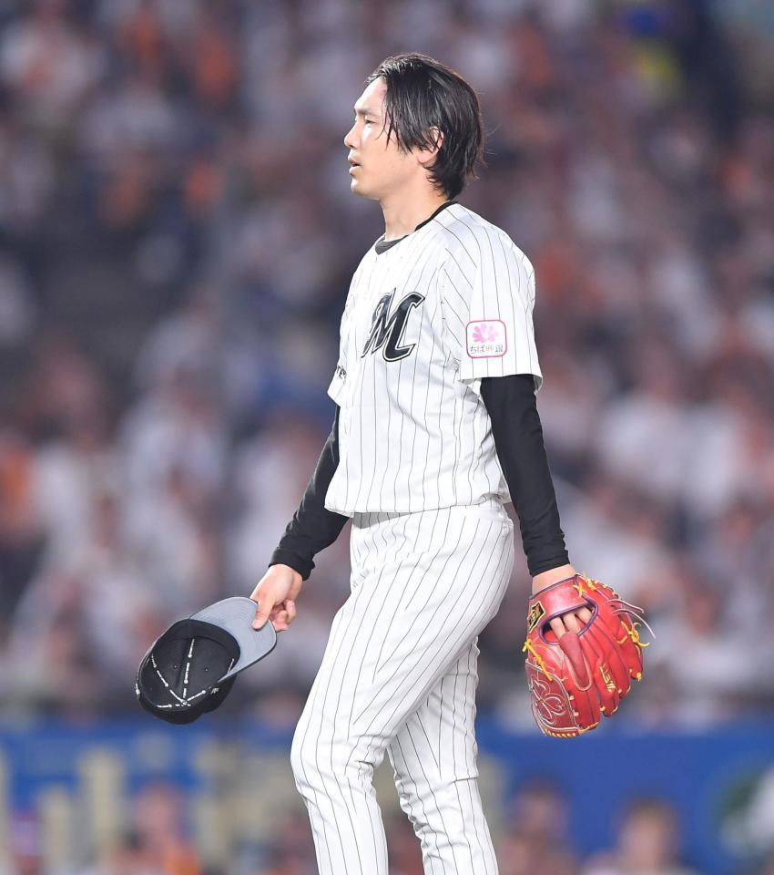 　７回、若林に死球を与え帽子を取る石川柊（撮影・開出牧）