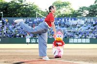 　始球式を行った箭内夢菜（＠楽天野球団提供）