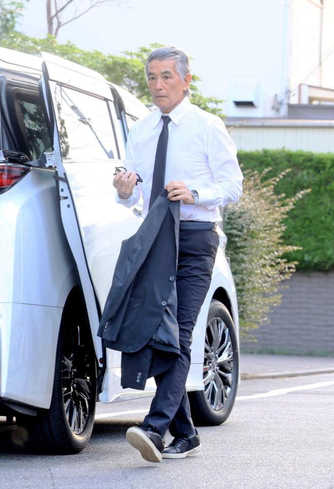 　長嶋茂雄さんの弔問に訪れた定岡正二氏（撮影・石井剣太郎）