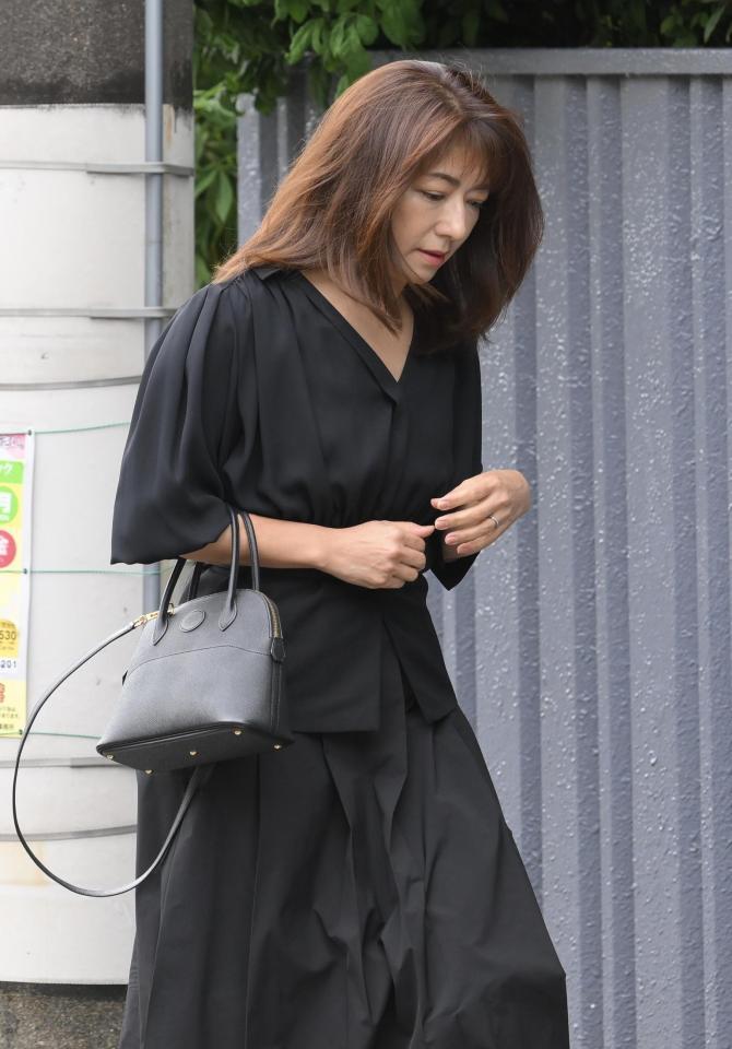 　長嶋茂雄さんの弔問に訪れた高橋由伸氏の妻・麻衣さん（撮影・伊藤笙子）