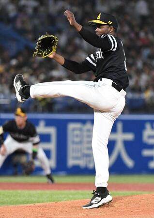　ヤクルト打線に立ち向かうモイネロ（撮影・佐藤厚）