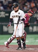 　９回、三振に倒れた代打・丸（撮影・開出牧）