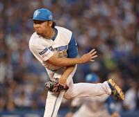 　力投する伊藤（撮影・金田祐二）