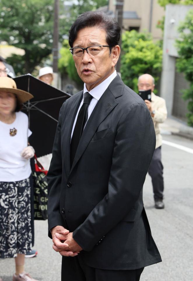 　長嶋茂雄さんの弔問に訪れた栗山英樹氏（撮影・石井剣太郎）