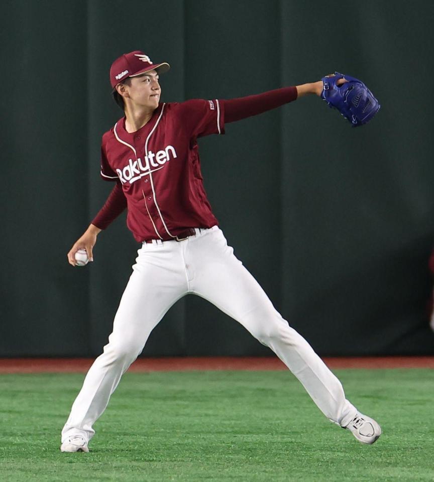 　キャッチボールをする大内（撮影・佐々木彰尚）